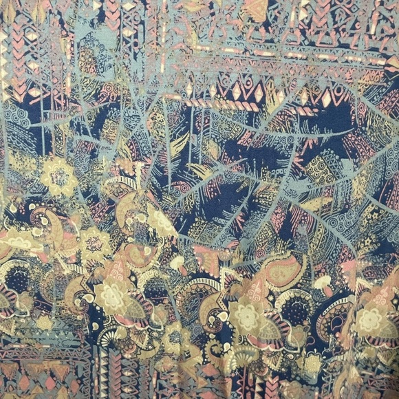 Lularoe Perfect T-Shirt - Picture 9 of 10